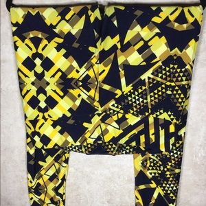 LuLaRoe Leggings Size 12-18 Y2K Tall & Curvy Soft!